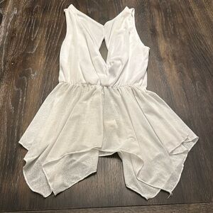 🟤 NEW / TAGS WHITE PEPLUM DRESSY TOP SIZE SMALL